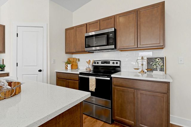 3821-3823 S Bluelake Ct, Wichita, KS 67215