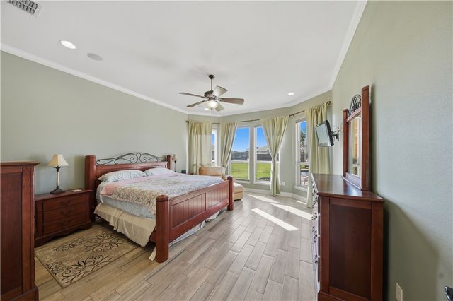 5425 Kitty Hawk Dr, Corpus Christi, TX 78414