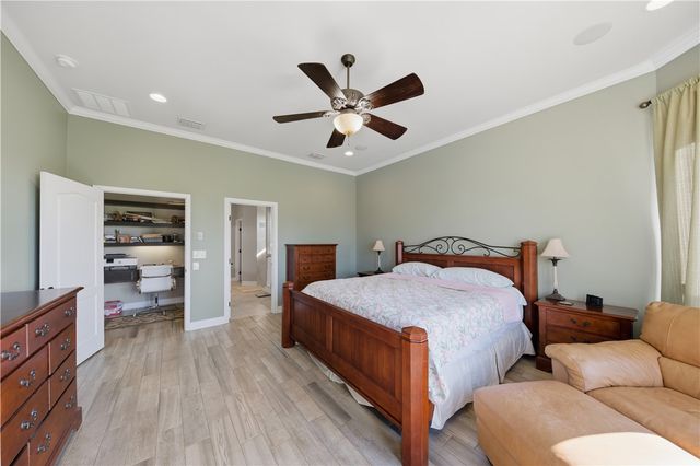 5425 Kitty Hawk Dr, Corpus Christi, TX 78414