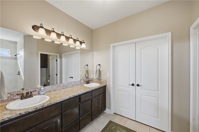 5425 Kitty Hawk Dr, Corpus Christi, TX 78414