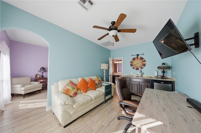 5425 Kitty Hawk Dr, Corpus Christi, TX 78414