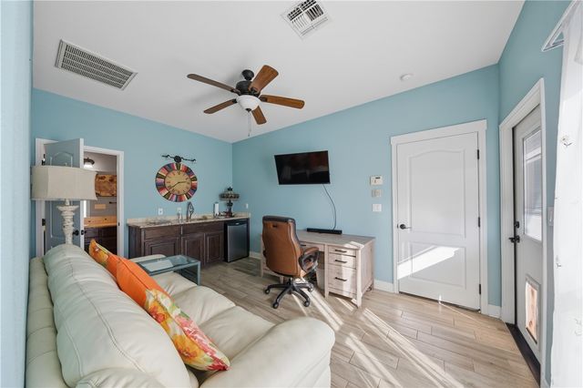 5425 Kitty Hawk Dr, Corpus Christi, TX 78414