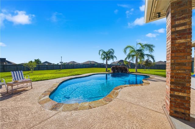 5425 Kitty Hawk Dr, Corpus Christi, TX 78414