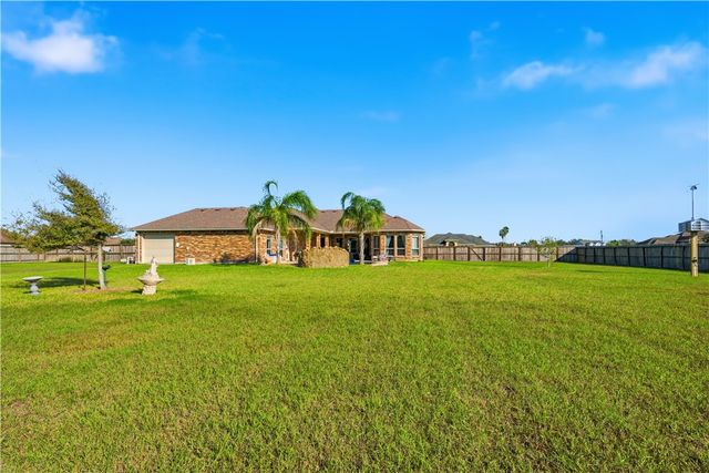 5425 Kitty Hawk Dr, Corpus Christi, TX 78414