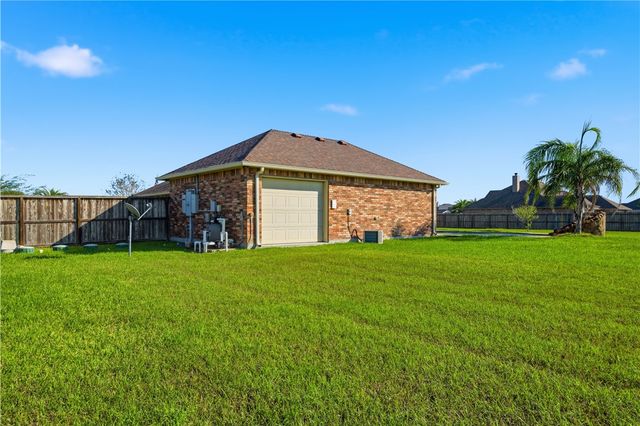 5425 Kitty Hawk Dr, Corpus Christi, TX 78414