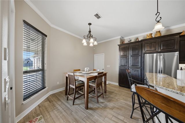 5425 Kitty Hawk Dr, Corpus Christi, TX 78414