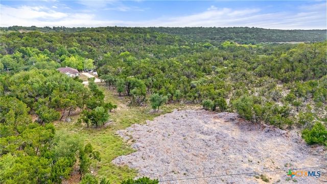 369 Onion Creek Lane, Blanco, TX 78606