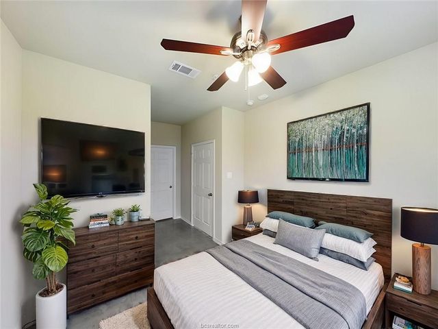 2910 Town Square Avenue 2101, Bryan, TX 77802