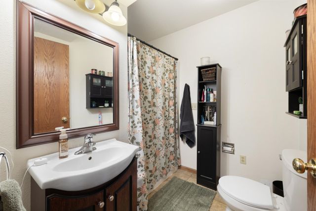 2500 62nd St SE, Minot, ND 58701