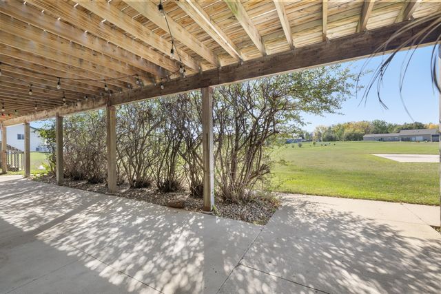 2500 62nd St SE, Minot, ND 58701