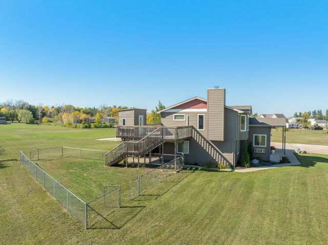 2500 62nd St SE, Minot, ND 58701