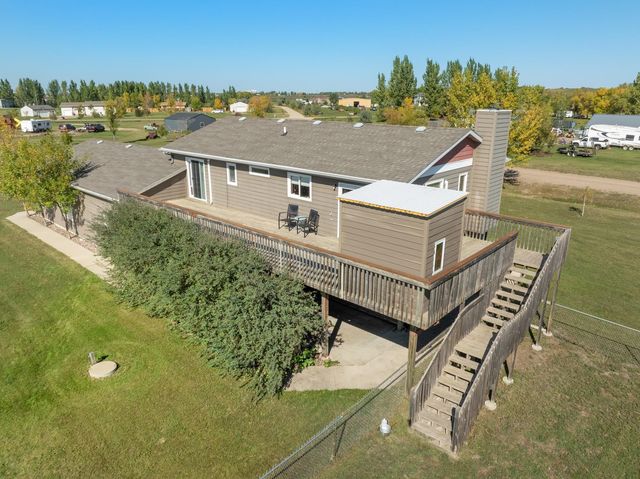 2500 62nd St SE, Minot, ND 58701