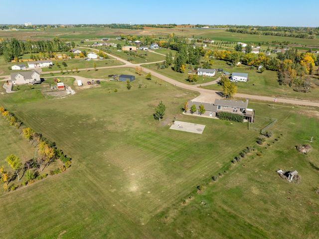 2500 62nd St SE, Minot, ND 58701