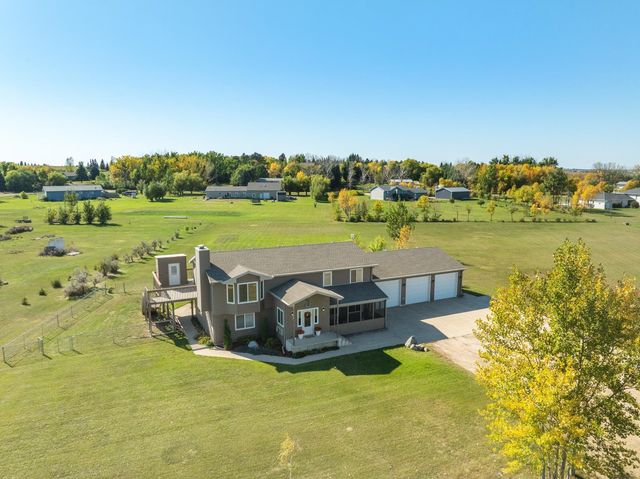 2500 62nd St SE, Minot, ND 58701