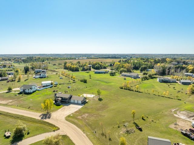 2500 62nd St SE, Minot, ND 58701