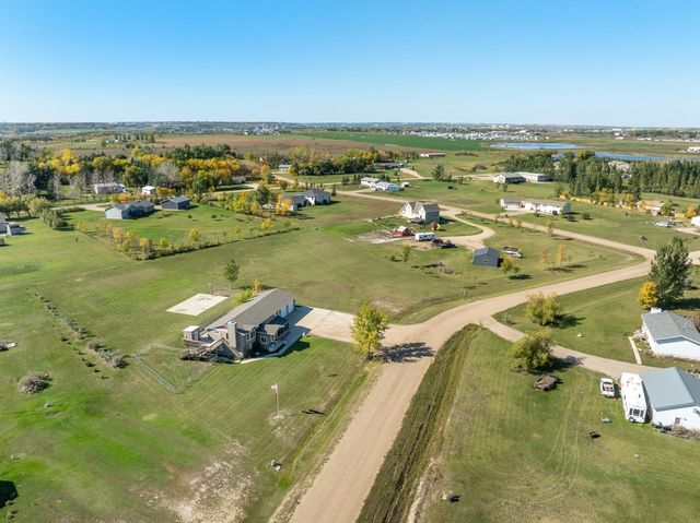 2500 62nd St SE, Minot, ND 58701