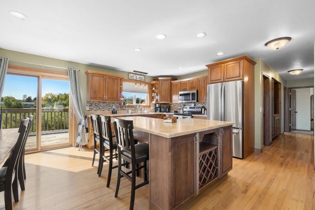 2500 62nd St SE, Minot, ND 58701