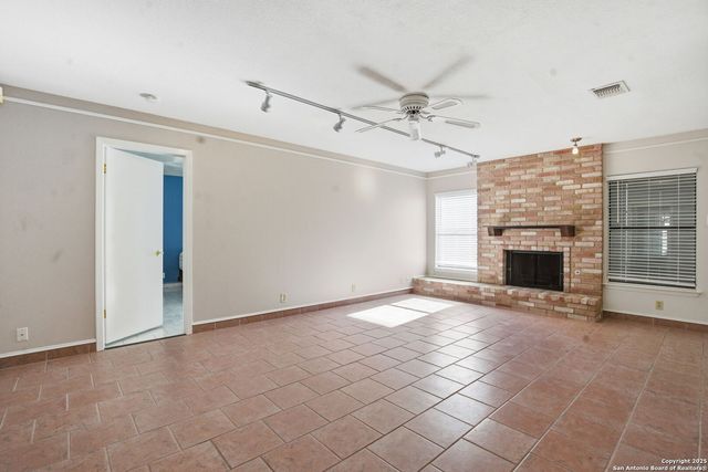 14114 kint circle, San Antonio, TX 78247