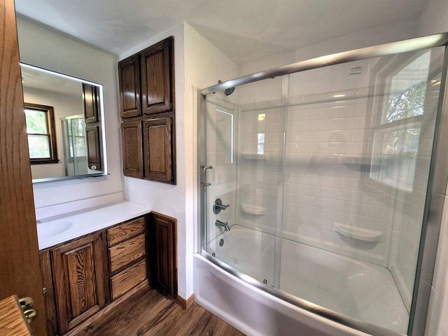 1212 N Wuthering Hills Drive, Janesville, WI 53546