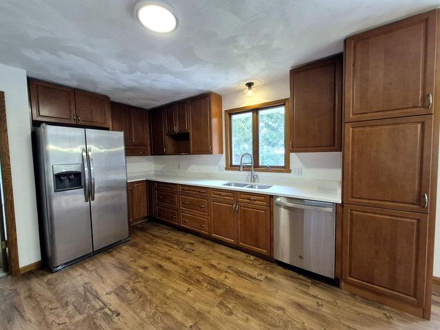 1212 N Wuthering Hills Drive, Janesville, WI 53546