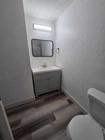 449 NW 53rd St, Lawton, OK 73505