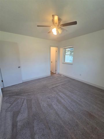 449 NW 53rd St, Lawton, OK 73505