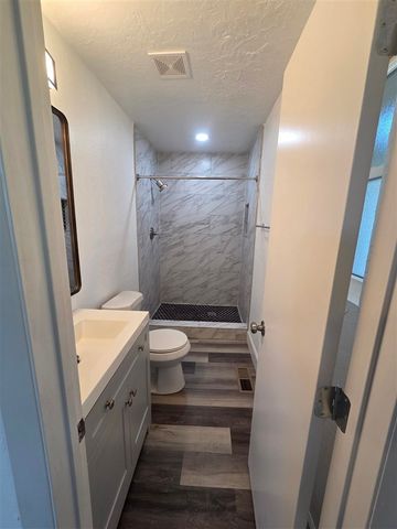 449 NW 53rd St, Lawton, OK 73505