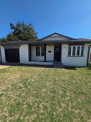 449 NW 53rd St, Lawton, OK 73505