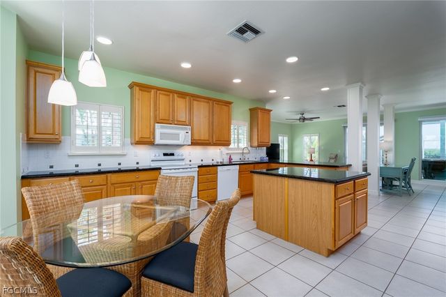 5427 Osprey CT, Sanibel, FL 33957