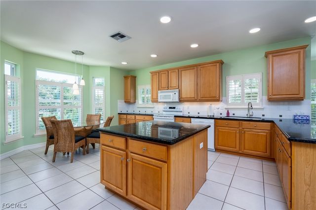 5427 Osprey CT, Sanibel, FL 33957