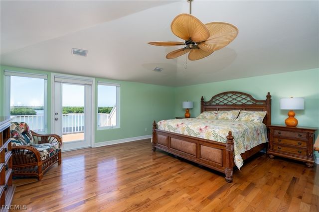 5427 Osprey CT, Sanibel, FL 33957