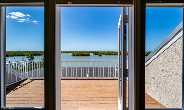 5427 Osprey CT, Sanibel, FL 33957