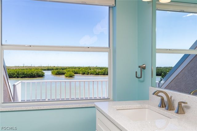 5427 Osprey CT, Sanibel, FL 33957