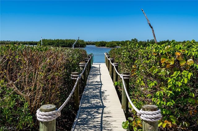 5427 Osprey CT, Sanibel, FL 33957