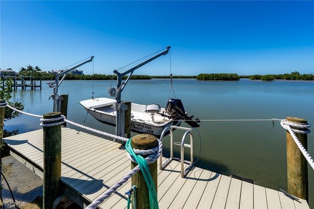 5427 Osprey CT, Sanibel, FL 33957