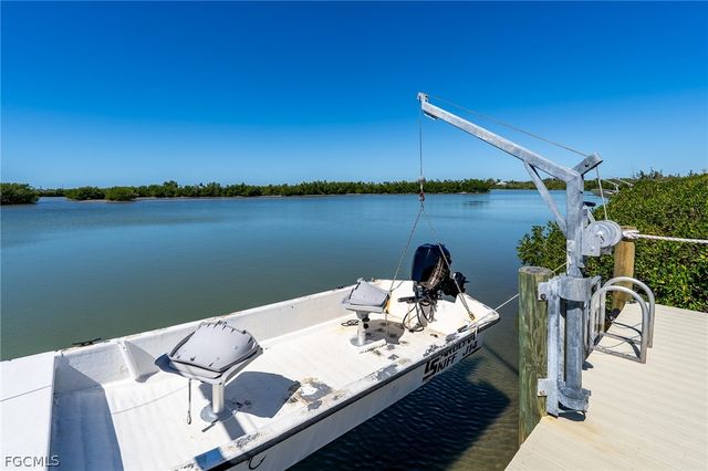 5427 Osprey CT, Sanibel, FL 33957