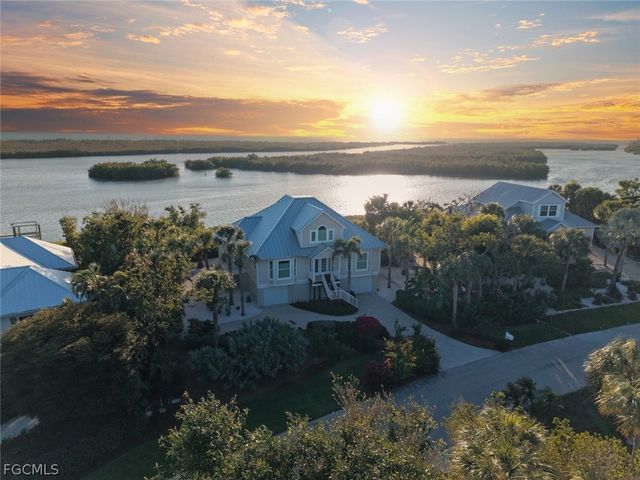 5427 Osprey CT, Sanibel, FL 33957