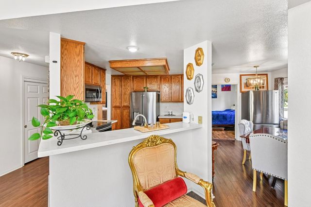 8101 Arroyo Vista Dr, Sacramento, CA 95823