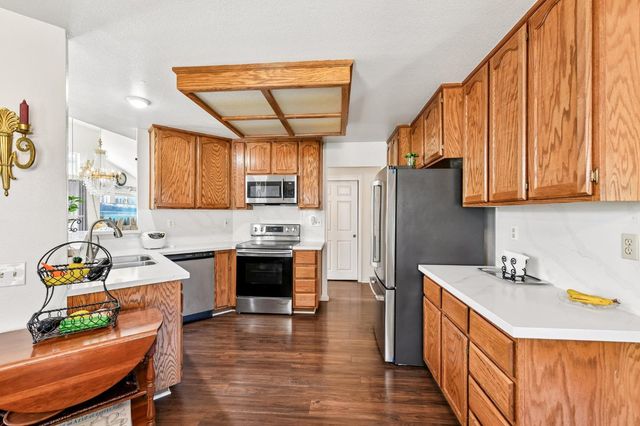 8101 Arroyo Vista Dr, Sacramento, CA 95823