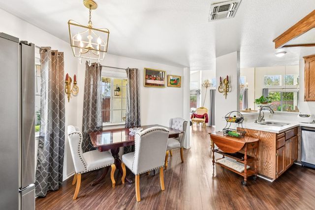 8101 Arroyo Vista Dr, Sacramento, CA 95823