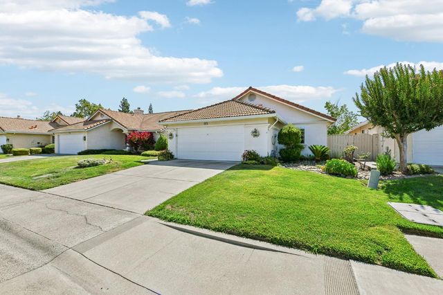 8101 Arroyo Vista Dr, Sacramento, CA 95823