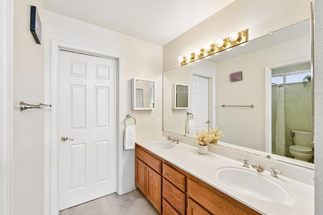8101 Arroyo Vista Dr, Sacramento, CA 95823