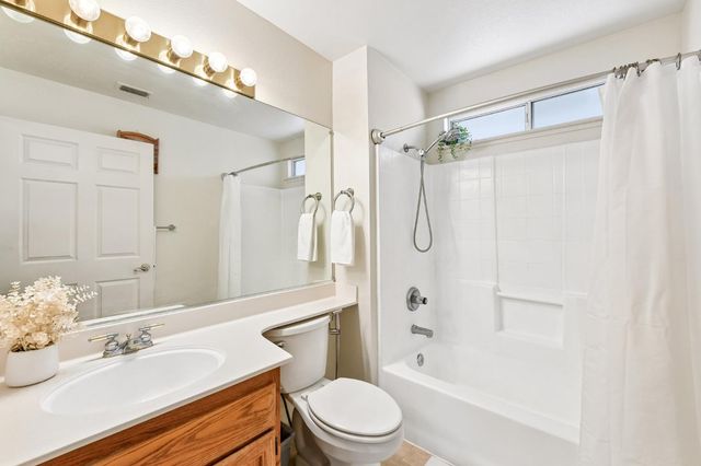 8101 Arroyo Vista Dr, Sacramento, CA 95823