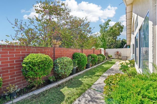 8101 Arroyo Vista Dr, Sacramento, CA 95823