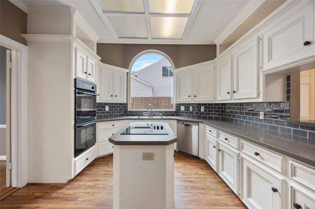 11930 Carriage Hill Drive, Houston, TX 77077