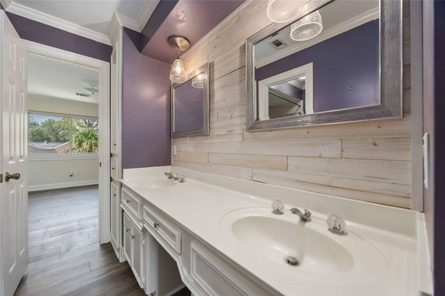 11930 Carriage Hill Drive, Houston, TX 77077