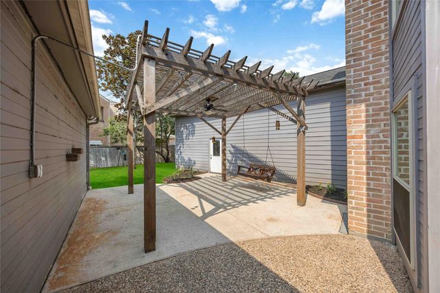 11930 Carriage Hill Drive, Houston, TX 77077