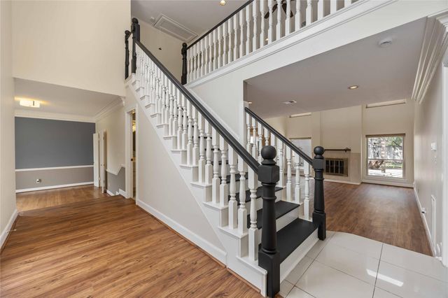 11930 Carriage Hill Drive, Houston, TX 77077