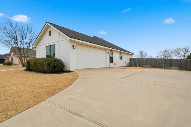 5444 Zavalla Drive, Waco, TX 76708