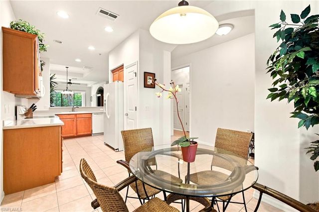 4874 Hampshire CT 303, Naples, FL 34112